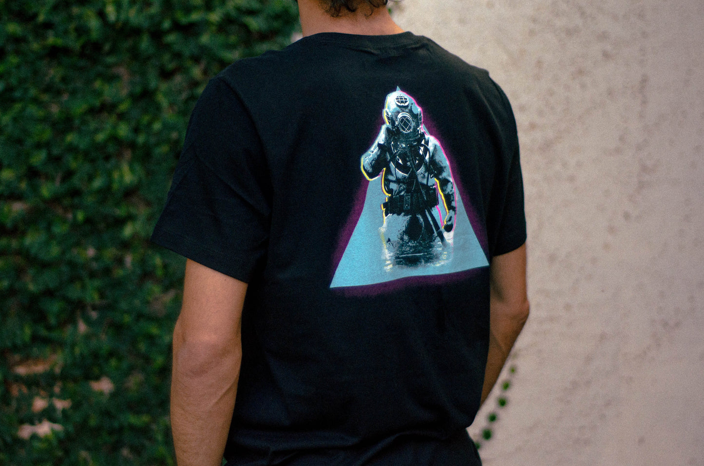 Camiseta Neon Demons